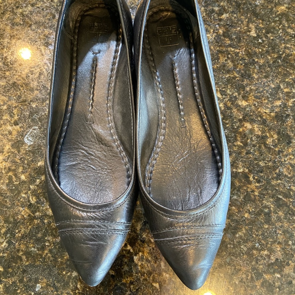 Black Frye Leahter Flats Size 9